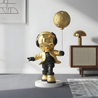 Medium Celestial Gold Astronaut Moon Balloon Sculpture - 96cm thumbnail 2